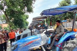 Pemkab Kediri distribusikan alsintan untuk petani