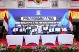 543 Mahasiswa Untag Surabaya terima beasiswa dari Pemkot