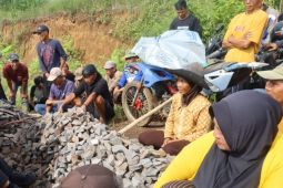 Pemkab Kuningan menyiapkan solusi bagi warga terdampak penutupan tambang