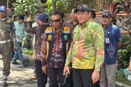 Bupati Sidoarjo pastikan perbaikan jalan gunakan aspal berkualitas