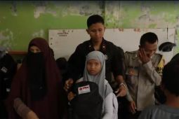 Taruna Akpol bersihkan pasar dari lumpur banjir di Aceh Tamiang