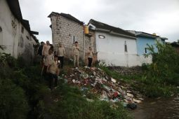Pemkab Jember tertibkan belasan perumahan dibangun di bantaran sungai