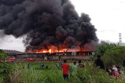 Kebakaran Bandung hari ini: Pabrik plastik di Cibolerang hangus