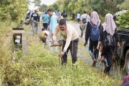 Dinas Kehutanan Kalsel tanam 600 mahoni perluas ruang hijau perkotaan