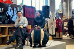 Wilsen Willim merancang koleksi busana Imlek yang fleksibel dipakai