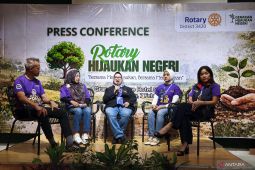 Rotary D3420 gelar aksi tanam pohon di Taman Mozaik Surabaya