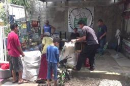 DLH Kota Tangerang salurkan ratusan gerobak sampah pada masyarakat