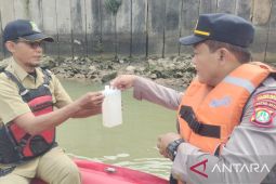 DLH Kabupaten Tangerang uji kualitas air Sungai Cisadane