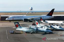 Pesawat Air Canada tabrak mobil damkar di bandara New York, pilot-kopilot tewas