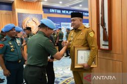 Komandan Paspampres beri Brevet Kehormatan Setia Waspada kepada Bupati Bogor