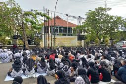 Ratusan guru PPPK paruh waktu Tulungagung tuntut kesejahteraan layak