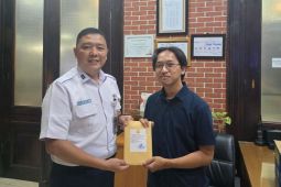 KAI Daop 6 sigap kembalikan gawai penumpang tertinggal di kereta