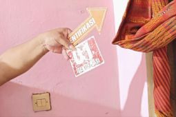 Polres Karawang olah TKP atas temuan karyawan gantung diri di kontrakannya