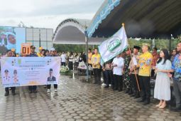 Hujan tak surutkan antusias peserta ikuti Pawai Tarhib Ramadhan di Gumas