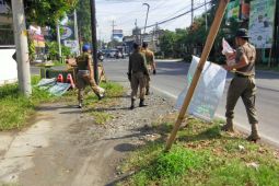 Satpol PP Bantul tertibkan ratusan reklame langgar peraturan daerah