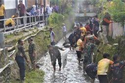 Korem 081/DSJ lakukan gerakan ASRI guna wujudkan lingkungan bersih