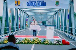 Bupati Karawang resmikan Jembatan Curug membentang di atas Sungai Citarum