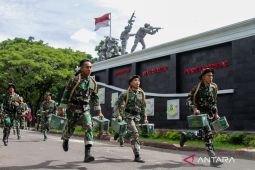 100 prajurit TNI AL calon awak kapal induk berlatih di Italia