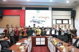 Singkawang salurkan hibah rumah ibadah untuk perkuat kerukunan umat