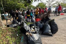 Wagub Jambi kerahkan ASN bersihkan kawasan wisata alam Danau Sipin