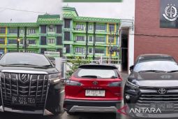 Kejari Medan terima titipan tiga mobil mewah sitaan kasus dugaan korupsi ekspor CPO