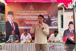 Legislator sosialisasikan program strategis pemerintah di Surabaya