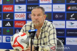 Dejan Antonic: Agresivitas bek Arema buat pemain sulit cetak gol