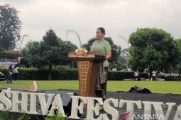 1.008 cahaya dipa warnai malam perhelatan Mahashivaratri di Candi Prambanan