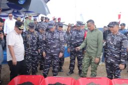 TNI AL pamerkan barang sitaan 496 ton timah di Bangka Belitung