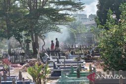 Peziarah ramai kunjungi TPU Setya Mulya Belitung jelang Ramadhan