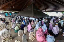 Ziarah makam Sunan Bonang jelang Ramadhan