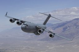 Untuk kali pertama, militer AS angkut reaktor nuklir mini lewat udara