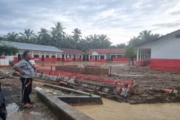 Air sebagian surut di Bandar Tarutung Tapsel, warga diminta tetap waspada