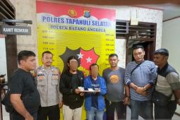 Polsek Batang Angkola amankan Dua Pria diduga bawa ganja di Sayur Matinggi