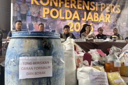 Polda membongkar pabrik mie mengandung formalin dan boraks di Garut