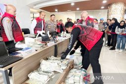 Polda Kalsel sita 20 ribu STNK dan BPKB dari sindikat pemalsuan dokumen kendaraan