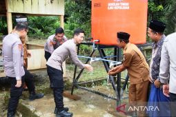 Mahasiswa STIK bangun sumur bor untuk korban banjir di Aceh Barat