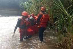 Tim SAR menemukan bocah hanyut di Sungai Cimanuk Garut