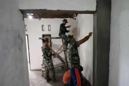 Rehabilitasi rumah tidak layak huni oleh TNI