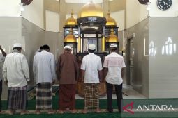 Masyarakat terdampak bencana selenggarakan tradisi "sumbayang" 40 hari