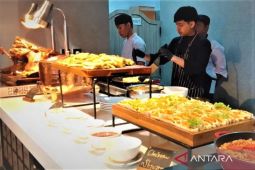 Berbuka puasa dengan menu Timur Tengah di Mercure Madiun