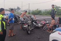 Polisi bubarkan atraksi balap liar di bypas Mojoagung-Jombang