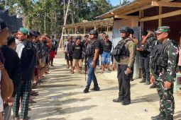 Kapolres: TNI-Polri evakuasi198 orang dari lokasi tambang Kali Musairo