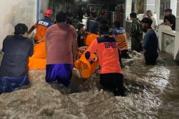 Pemkab Probolinggo evakuasi warga terdampak banjir