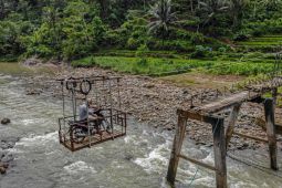 Gondola darurat penghubung desa di Ponorogo