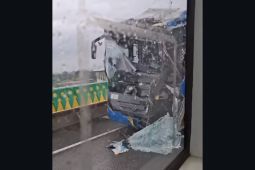 Kecelakaan bus Transjakarta di jalur layang Cipulir diduga pramudi ngantuk