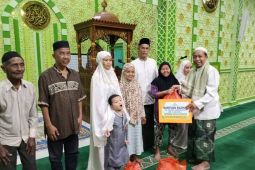 Baznas Singkawang Safari Ramadhan dan salurkan sembako ke Mustahiq