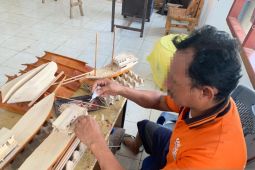 Lapas Piru Maluku optimalkan program pembinaan kemandirian lewat pelatihan kerajinan kayu