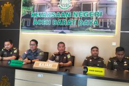 Kejari Abdya tahan dua tersangka korupsi proyek pabrik es