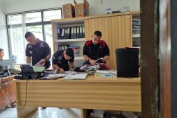 Kejari Geledah Kantor Kesbangpol Sumedang Pagi Ini! Cari Bukti SPJ dan Dugaan Korupsi